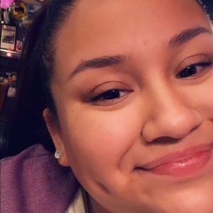 Meet your Posher, Estefany